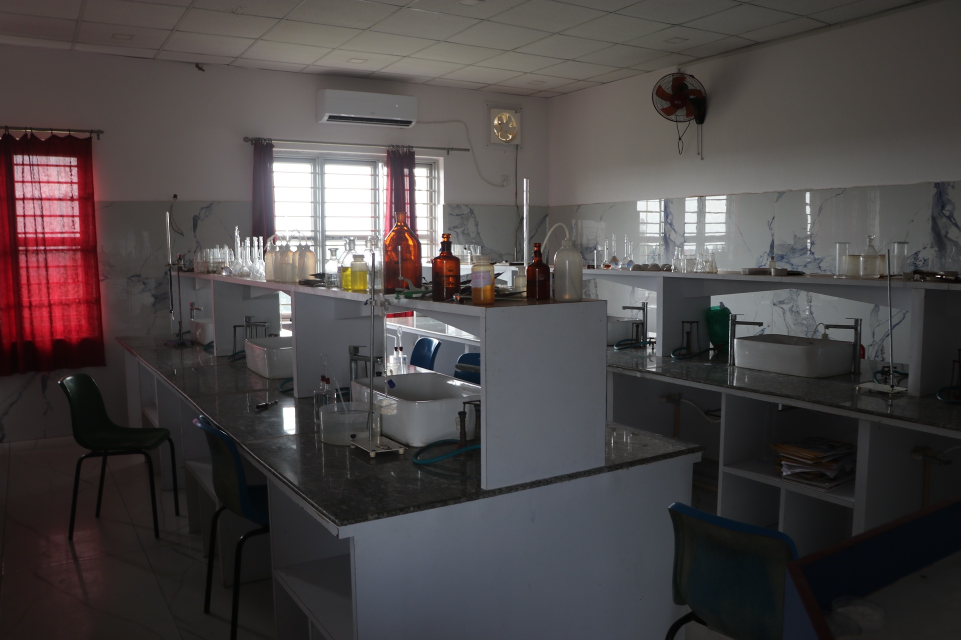 Laboratory experimental tables and science equipment