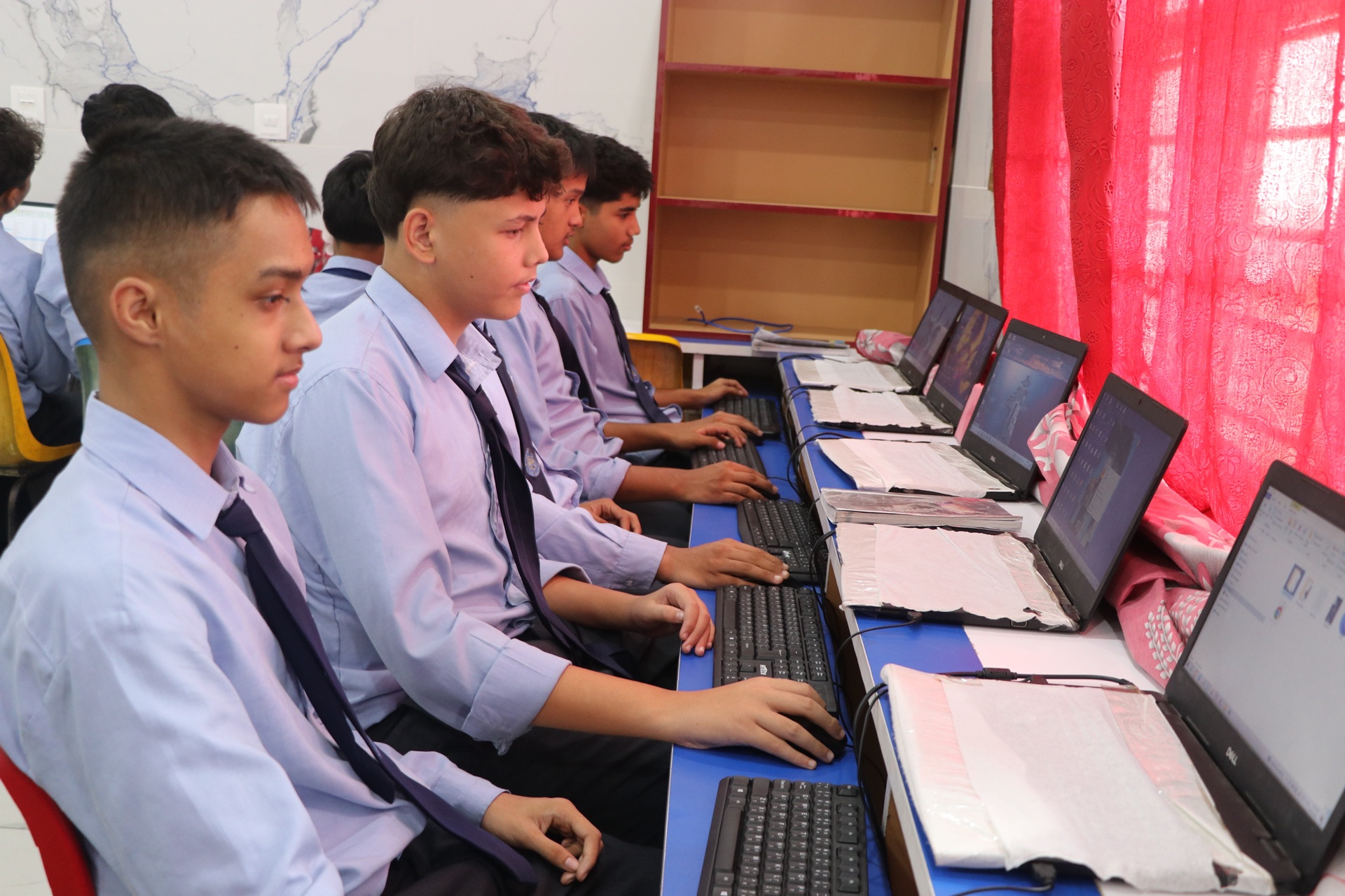 Interactive computer class with teacher guidance